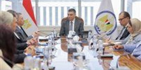 بالبلدي: هيئة
الشراء
الموحد
تبحث
إنشاء
منصة
أفريقية
موحدة
لدعم
نفاذ
الأدوية
والمستلزمات