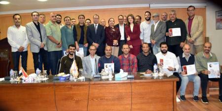 بالبلدي: «روزاليوسف»
      تكرم
      «صناع
      المئوية»