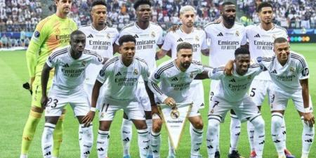 بالبلدي: تشكيل
      ريال
      مدريد
      المتوقع
      لمباراة
      إلتشي
      في
      الدوري
      الإسباني..
      «كيليان
      مبابي»
      يقود
      الهجوم