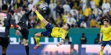 بالبلدي: رونالدو يسجل هدفًا مُذهلاً في الدوري السعودي.. ويكرر احتفاله بارتداء العقال