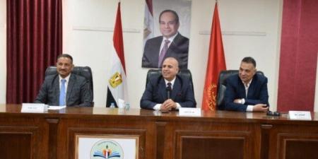 بالبلدي : اجتماع
      موسع
      لقيادات
      التعليم
      ببورسعيد
      لمناقشة
      مستجدات
      وتحديات
      المنظومة
      التعليمية