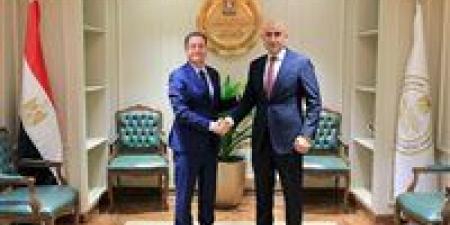 بالبلدي : وزير
      التعليم
      يستقبل
      السفير
      الفرنسي
      بالقاهرة
      لبحث
      سبل
      تطوير
      المدارس
      الفنية