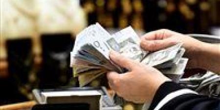 بالبلدي: تأجيل
      محاكمة
      مضيف
      طيران
      و6
      آخرين
      في
      تهريب
      دولارات
      للأخوان
      بالخارج