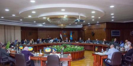 ترقية
      أستاذين
      و8
      أساتذة
      مساعدين
      بهيئة
      التدريس
      في
      جامعة
      طنطا