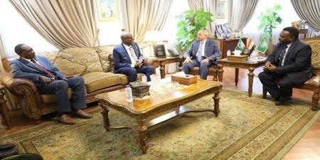 بالبلدي: تعزيز
      التعاون
      العربي
      بين
      السودان
      والأكاديمية
      العربية
      للعلوم
      والتكنولوجيا
      في
      النقل
      والبنية
      التحتية