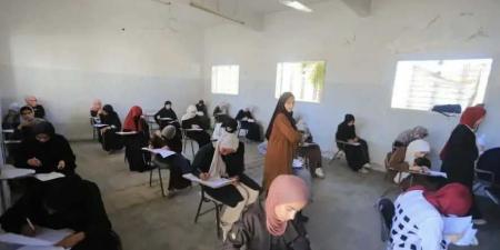 رغم
      تداعيات
      الحرب..
      طلاب
      الثانوية
      الأزهرية
      بفلسطين
      يؤدون
      امتحان
      التفسير
      وسط
      تسهيلات
      للنقل
      والرعاية
      الطبية