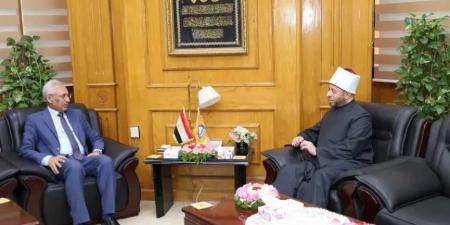 رئيس
      جامعة
      المنيا
      يستقبل
      وزير
      الأوقاف
      ويبحث
      سبل
      التعاون
      المشترك
      في
      تدريب
      وتأهيل
      الدعاة