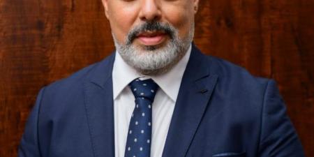 بالبلدي : شعبة
      الذهب
      تكشف
      أسباب
      الهبوط
      العالمي
      وفي
      مصر