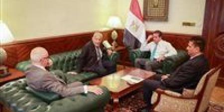 بالبلدي: وزير
الصحة
يبحث
مع
السير
مجدي
يعقوب
أحدث
تطورات
علاج
أمراض
القلب
بالخلايا
الجذعية