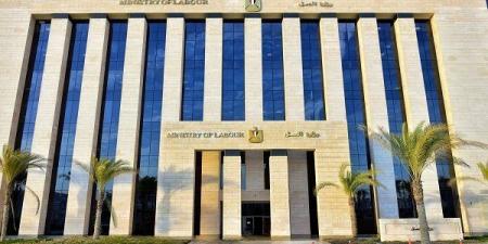 بالبلدي: فرص
توظيف
ضخمة
برواتب
تصل
15
ألف
جنيه
في
وظائف
وزارة
العمل
للشباب