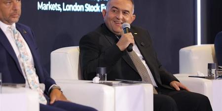 بالبلدي : البورصة
      المصرية
      تستقطب
      300
      ألف
      مستثمر
      جديد
      في
      2026
      وتطلق
      العقود
      المستقبلية
      على
      «التجاري
      الدولي»
      و«طلعت
      مصطفى»