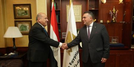 بالبلدي : عمر
      رضوان
      رئيس
      البورصة
      يستقبل
      الدكتور
      محمد
      الوحش
      وكيل
      مجلس
      النواب 