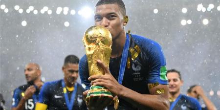 بالبلدي : مبابي
      يجهز
      لتحطيم
      4
      أرقام
      قياسية
      في
      كأس
      العالم
      2026