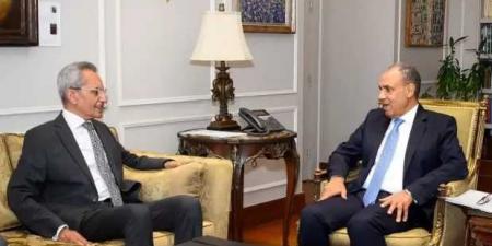 وزير
      الخارجية
      يستقبل
      وزير
      شئون
      المجالس
      النيابية