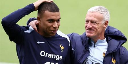 بالبلدي : ديشامب
      يبرر
      مشاركة
      مبابي
      كرأس
      حربة
      مع
      فرنسا
      قبل
      كأس
      العالم