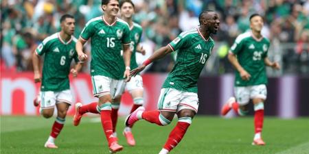 بالبلدي : فيديو
      |
      كينيونيس
      يسجل
      هدف
      المكسيك
      الأول
      أمام
      جنوب
      إفريقيا