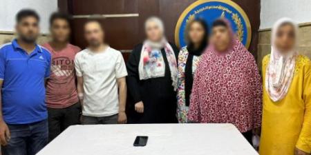 بالبلدي: «يعملوها
      الصغار
      يوقع
      فيها
      الكبار»..
      مشاجرة
      طاحنة
      بين
      الأهالي
      في
      كفر
      الدوار
      بالبحيرة