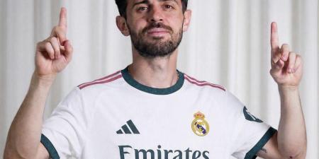 بالبلدي : قبل
      انتقاله
      إلى
      ريال
      مدريد..
      سر
      انسحاب
      برشلونة
      من
      صفقة
      التعاقد
      مع
      برناردو
      سيلفا