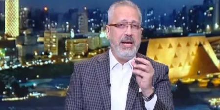 تامر
أمين:
يا
بخت
الأهلي
بحسين
عموتة..
حاجة
من
ريحة
المغرب
