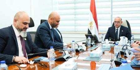 بالبلدي : وزير
      الاستثمار
      والتجارة
      الخارجية
      يبحث
      مع
      قيادات
      دي
      بي
      ورلد
      فرص
      التوسع
      في
      مراكز
      التوزيع
      وتعزيز
      التكامل
      التجاري
      مع
      الأسواق
      الإفريقية