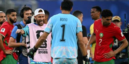 belbalady هذا ما فعله نيمار مع ياسين بونو بعد مباراة البرازيل والمغرب