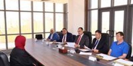 بالبلدي: محافظ
      دمياط
      يجري
      مقابلات
      القيادات
      ويؤكد
      دعم
      الكفاءات
      لتحقيق
      التطوير
      والتنمية
      المستدامة