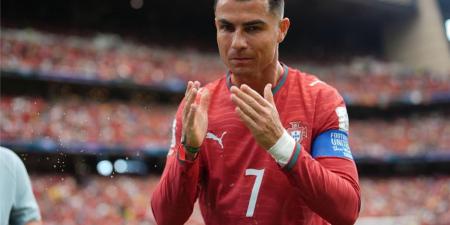 بالبلدي : فيديو
      |
      جماهير
      البرتغال
      تستفز
      رونالدو
      بـ
      ميسي
      بعد
      التعادل
      أمام
      الكونغو
      في
      كأس
      العالم