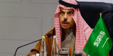 بالبلدي: وزير خارجية السعودية يعلق وسط جدل أي الدول الخليجية ستمول إعادة بناء إيران