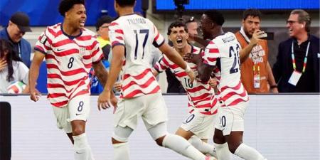 بالبلدي : أسطورة
      آرسنال
      يتوقع
      مصير
      أمريكا
      في
      كأس
      العالم..
      وإبراهيموفيتش
      يتفق