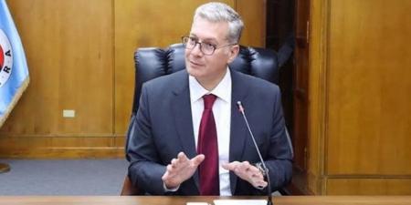 بالبلدي: الاقتصاد
      في
      أسبوع:
      وثيقة
      جديدة
      لملكية
      الدولة..
      1.5
      مليار
      دولار
      من
      أوروبا
      لمصر..
      قروض
      جديدة
      للنقل
      والطاقة
