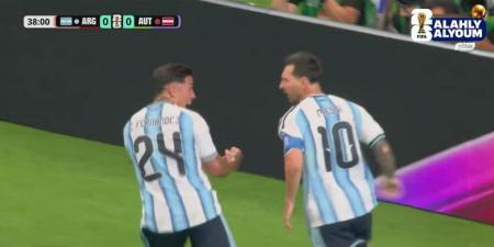 بالبلدي : ميسي
      يصبح
      الهداف
      التاريخي
      لكأس
      العالم..
      ويقود
      الأرجنتين
      للتقدم
      أمام
      النمسا