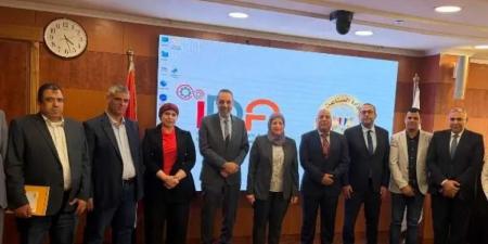 التنمية
الصناعية
وغرفة
الأثاث
تبحثان
دعم
القطاع..
وتأكيد:
لا
شبهة
احتكار
في
سوق
الأخشاب