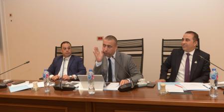 بالبلدي : رئيس
“صناعة
النواب”
يدعو
لرؤية
موحدة
بين
التخطيط
والصناعة
لضمان
واقعية
المستهدفات
الاقتصادية