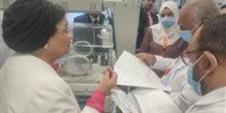 بالبلدي: نائب
      وزير
      الصحة
      تواصل
      جولتها
      الميدانية
      بسوهاج