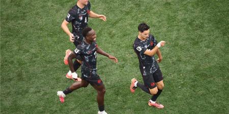 بالبلدي : فيديو
      |
      كندا
      تخطف
      فوزًا
      قاتلًا
      أمام
      جنوب
      إفريقيا
      وتتأهل
      لدور
      الـ16
      بـ
      كأس
      العالم