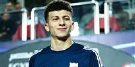 بالبلدي: بنود
      الشريعي
      تعطل
      صفقة
      علي
      محمود
      والأهلي
      يرفع
      عرضه
      لـ40
      مليون