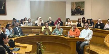 quot;الفن
      والتحولات
      الاجتماعية
      في
      مصر..
      30
      يونيو
      والرؤية
      والانتماءquot;..
      نقاش
      بالأعلى
      للثقافة