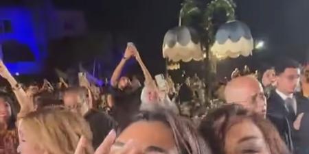 بالبلدي: آيتن
      عامر
      تحتفل
      بفوز
      مصر
      على
      أستراليا
      بـ
      "أحلى
      زغروطة"