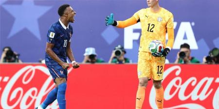 بالبلدي : فيديو
      |
      مبابي
      يستفز
      حارس
      باراجواي
      بعد
      تأهل
      فرنسا
      لربع
      نهائي
      كأس
      العالم