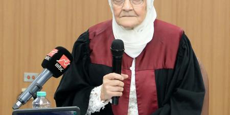 بالبلدي: جامعة
      المنصورة
      تمنح
      الدكتوراه
      لباحثة
      عمرها
      83
      عامًا
      بعد
      رحلة
      كفاح
      ملهمة