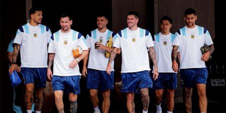 بالبلدي : ماذا
      فعل
      ميسي
      في
      تدريبات
      منتخب
      الأرجنتين
      قبل
      مواجهة
      مصر
      في
      كأس
      العالم
      2026؟
