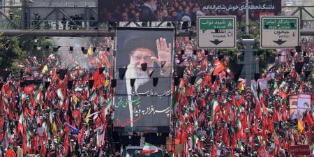 بالبلدي: أول ظهور علني منذ الحرب.. أحمدي نجاد يشارك في جنازة خامنئي بطهران