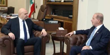 عون
      يؤكد
      ضرورة
      الضغط
      على
      إسرائيل
      لوقف
      الأعمال
      العسكرية
      والتقيد
      بما
      ورد
      في
      صيغة
      اتفاق
      الإطار