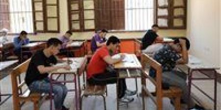 بالبلدي: ضبط
8
سماعات
إلكترونية
بحوزة
طلاب
خلال
امتحان
الفيزياء
بالثانوية
العامة
في
قها