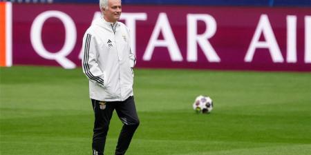 بالبلدي : عهد
      جديد..
      موعد
      أول
      حصة
      تدريبية
      لـ
      ريال
      مدريد
      مع
      مورينيو