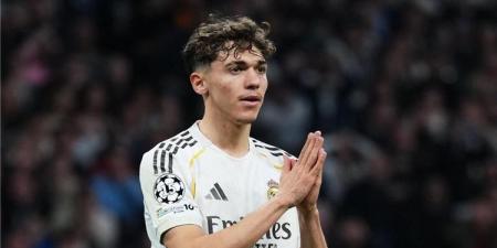بالبلدي : لاعب
      ريال
      مدريد
      يحسم
      موقفه
      من
      تمثيل
      منتخب
      المغرب