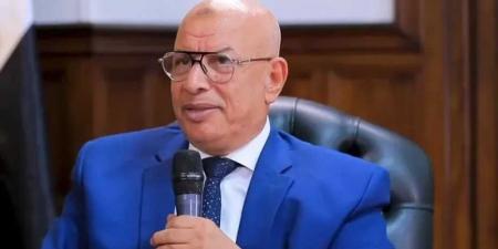 رئيس
القابضة
لمياه
الشرب:
أُقسم
بالله
أحفادي
بيشربوا
من
مياه
الحنفية
مش
مياه
معدنية