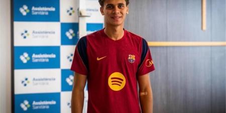 بالبلدي : كم
      ربح
      برشلونة
      من
      مشاركة
      حمزة
      عبد
      الكريم
      في
      كأس
      العالم؟