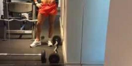 محمد
      صلاح
      ينشر
      صورة
      جديدة
      له
      خلال
      التمرين
      داخل
      الجيم