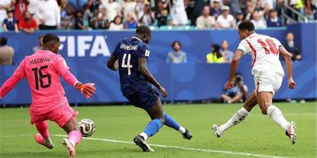 بالبلدي : رجل
مباراة
إنجلترا
وفرنسا
في
كأس
العالم